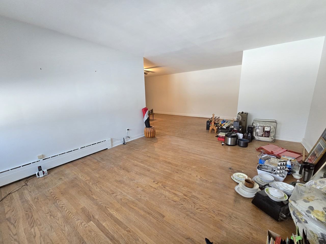 19 Elgin Street North - Photo 5 of 10