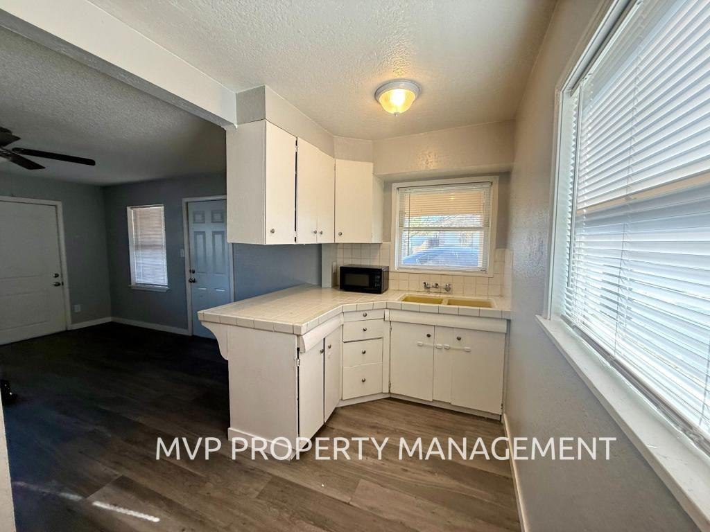 444 Dodge Ave - Photo 2 of 9