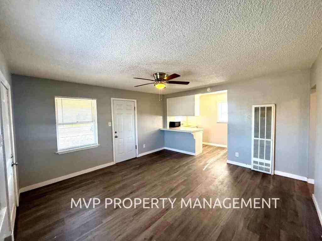 444 Dodge Ave - Photo 3 of 9