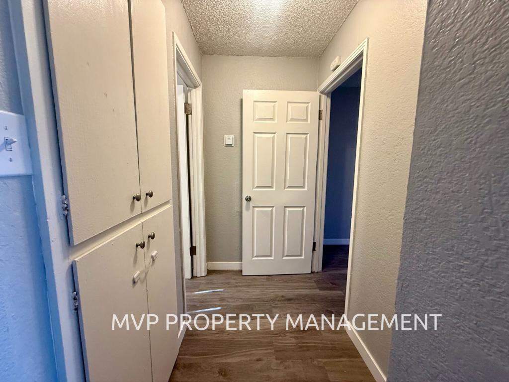 444 Dodge Ave - Photo 5 of 9