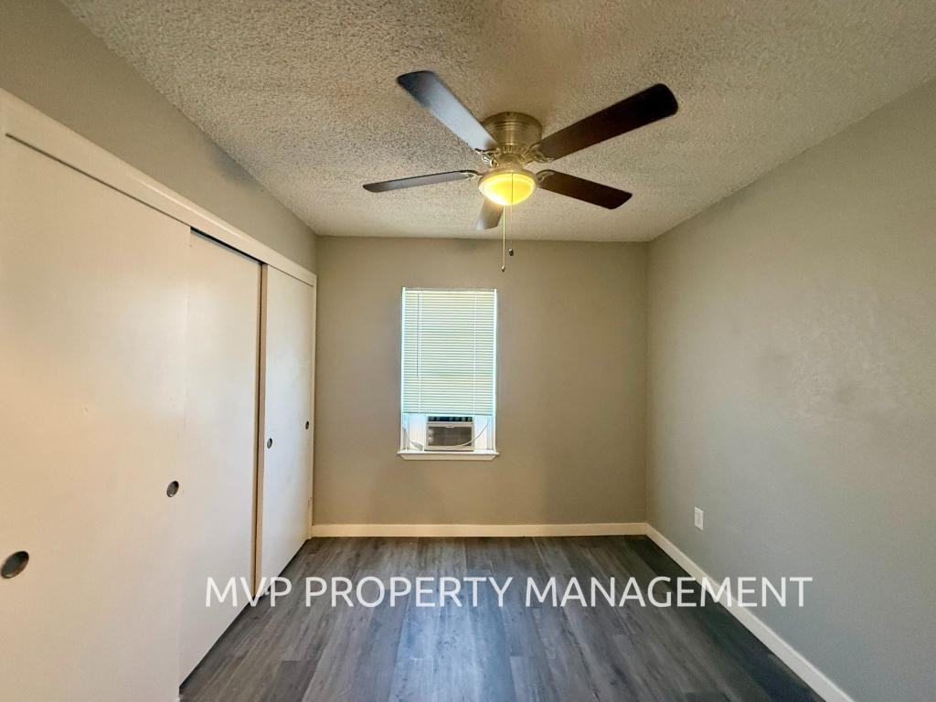 444 Dodge Ave - Photo 6 of 9