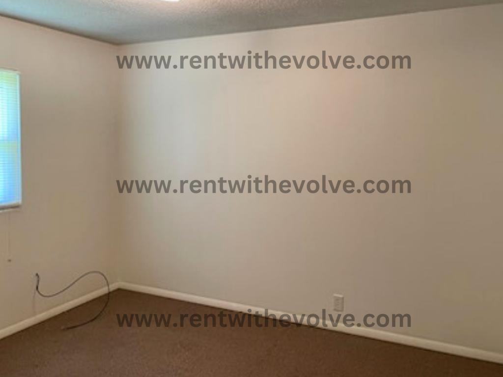 225 S Angle St - Photo 4 of 7