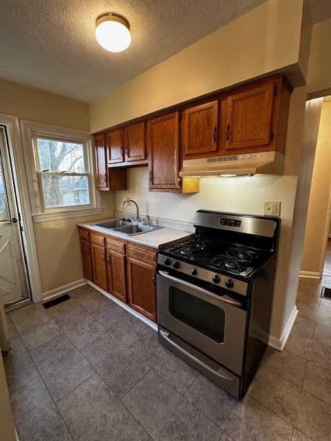 2304 Parkwood Rd - Photo 2 of 13