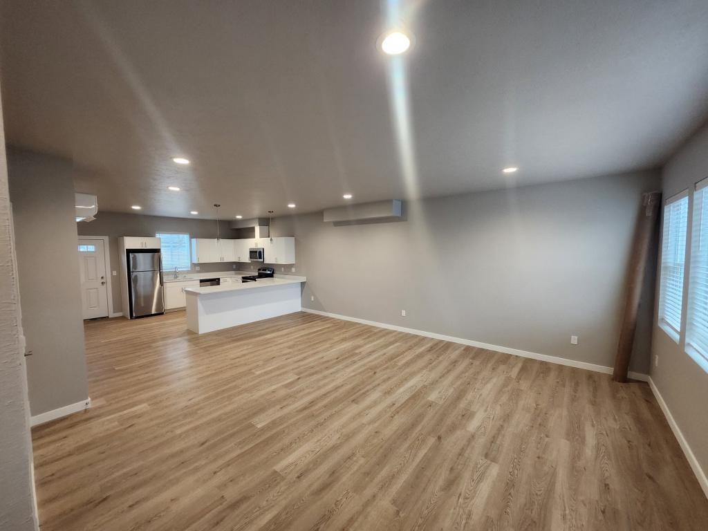 626 N Marguerite Rd - Photo 3 of 20