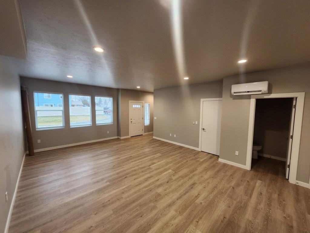 626 N Marguerite Rd - Photo 4 of 20