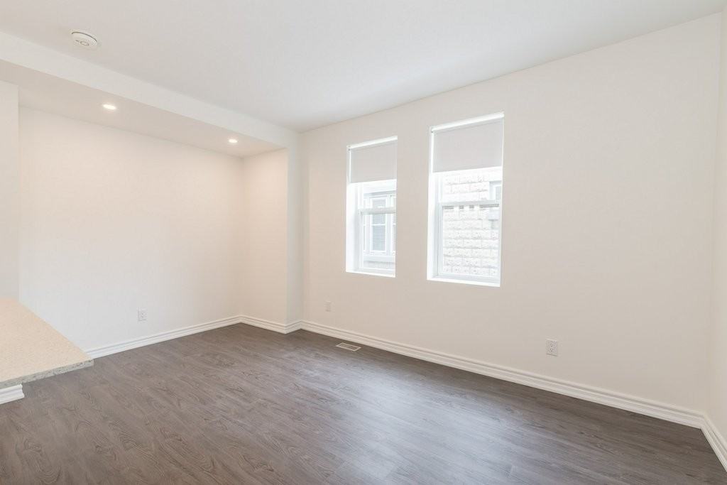 Erb St W & Roslin Ave S #B - Photo 7 of 20