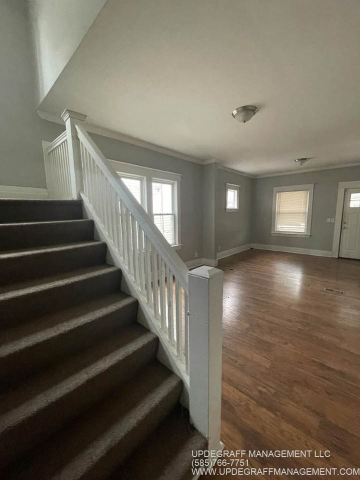 779 Seward St - Photo 7 of 16