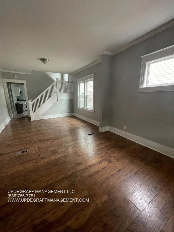 779 Seward St - Photo 2 of 16