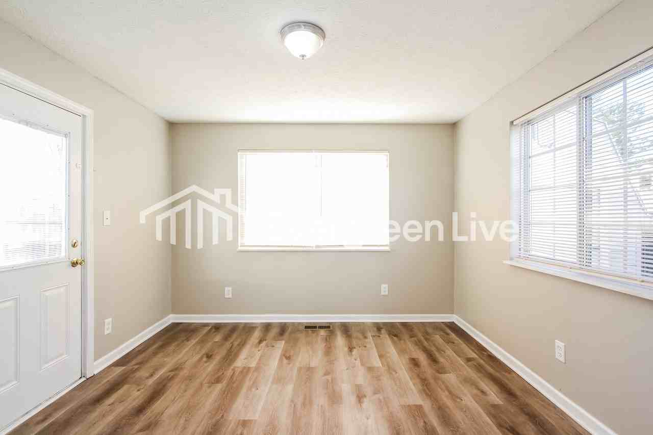 5302 Traditions Dr - Photo 6 of 16