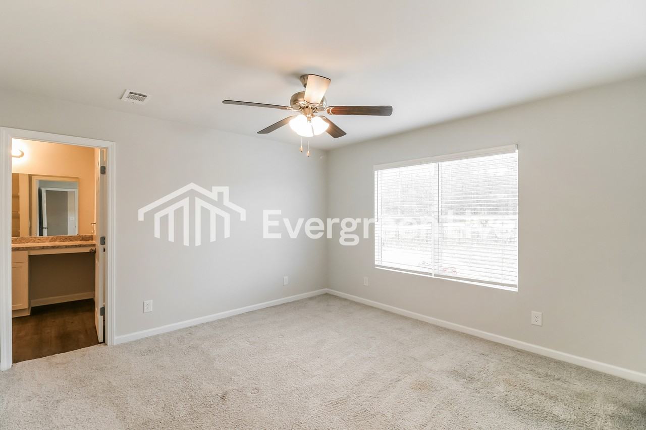 4700 Smithfield Ln - Photo 6 of 15