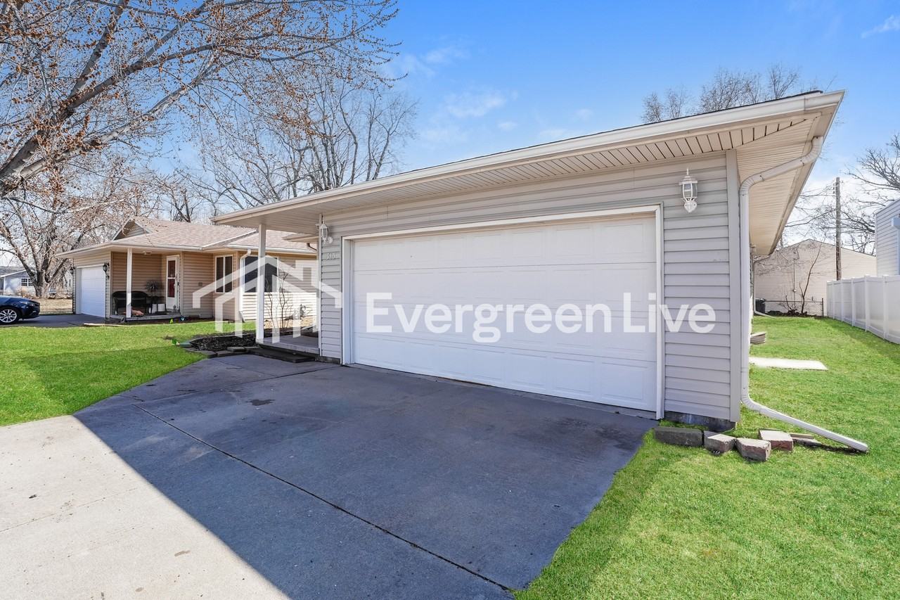 315 Comanche St - Photo 2 of 15