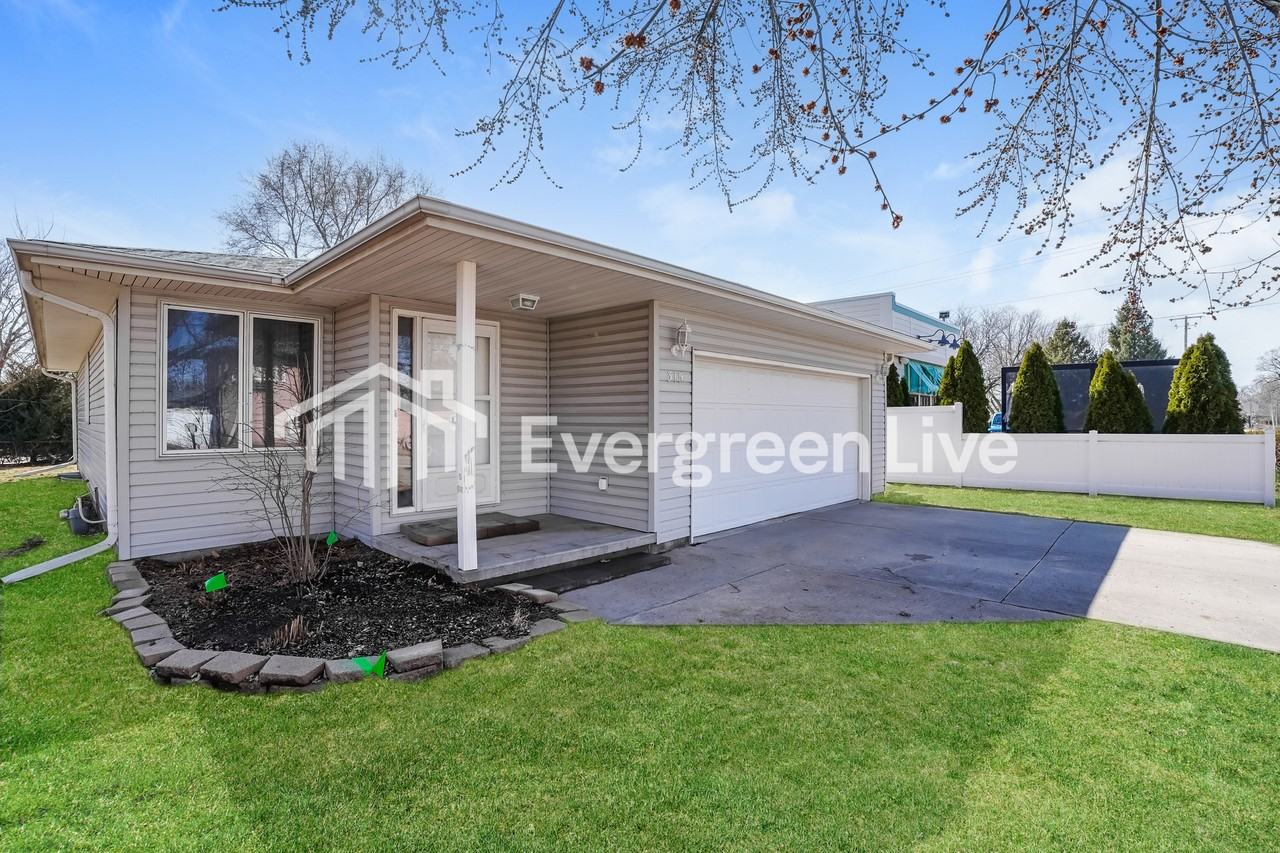 315 Comanche St - Photo 3 of 15