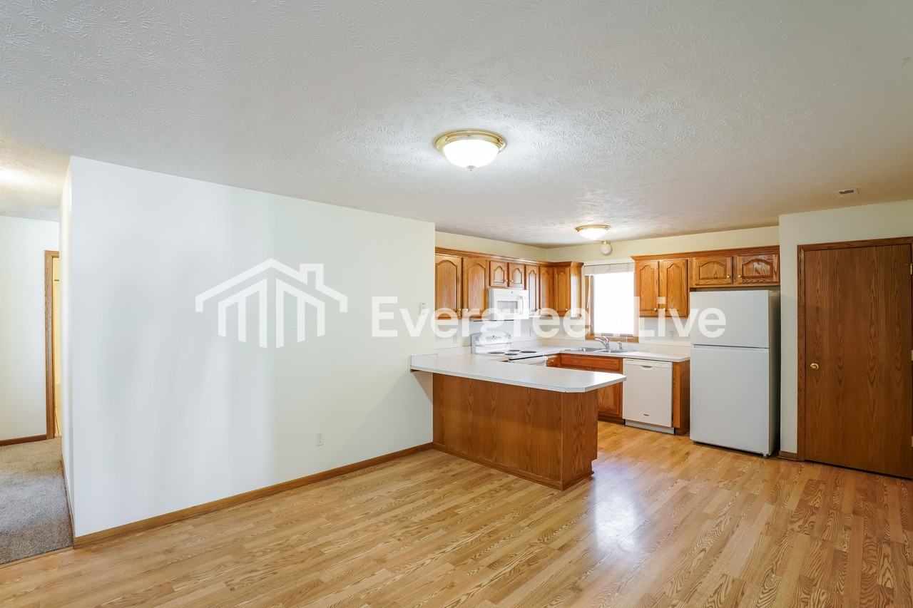 315 Comanche St - Photo 5 of 15