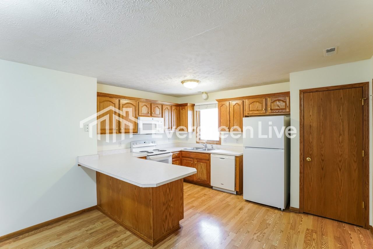 315 Comanche St - Photo 6 of 15