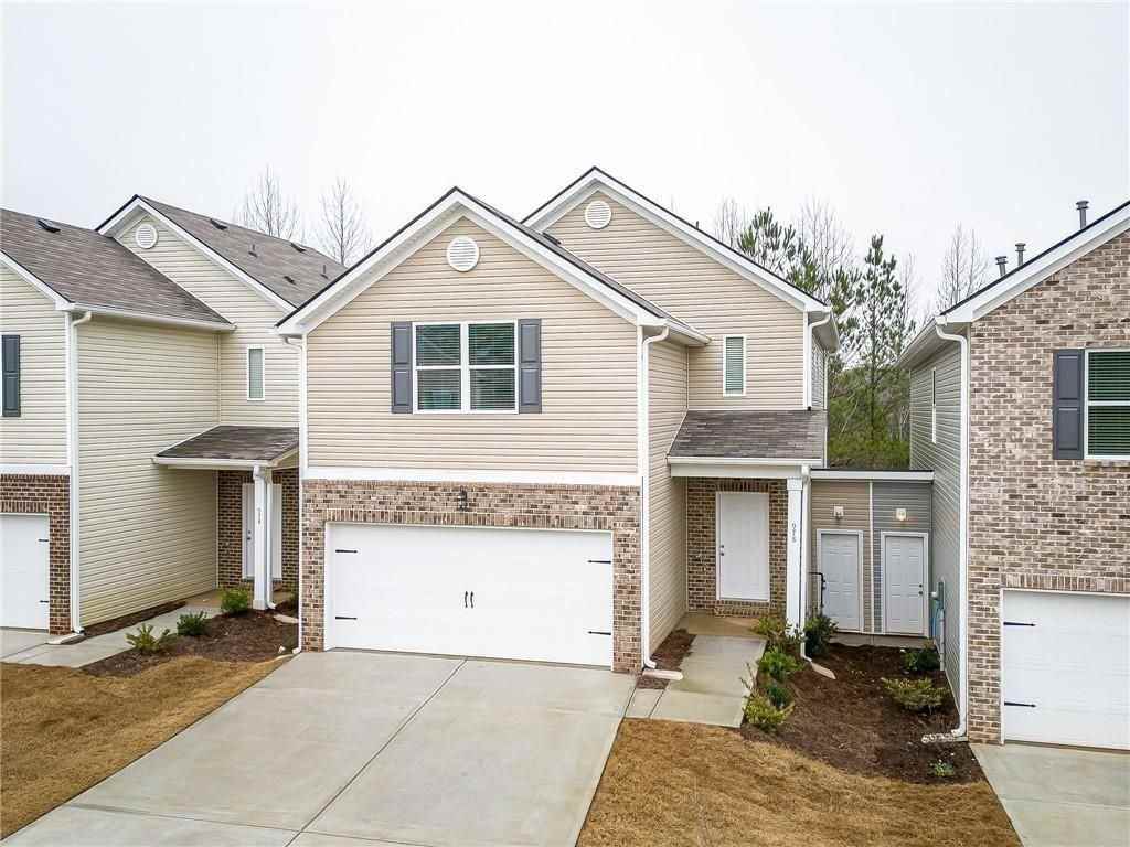 978 Valley Rock Dr - Photo 3 of 32