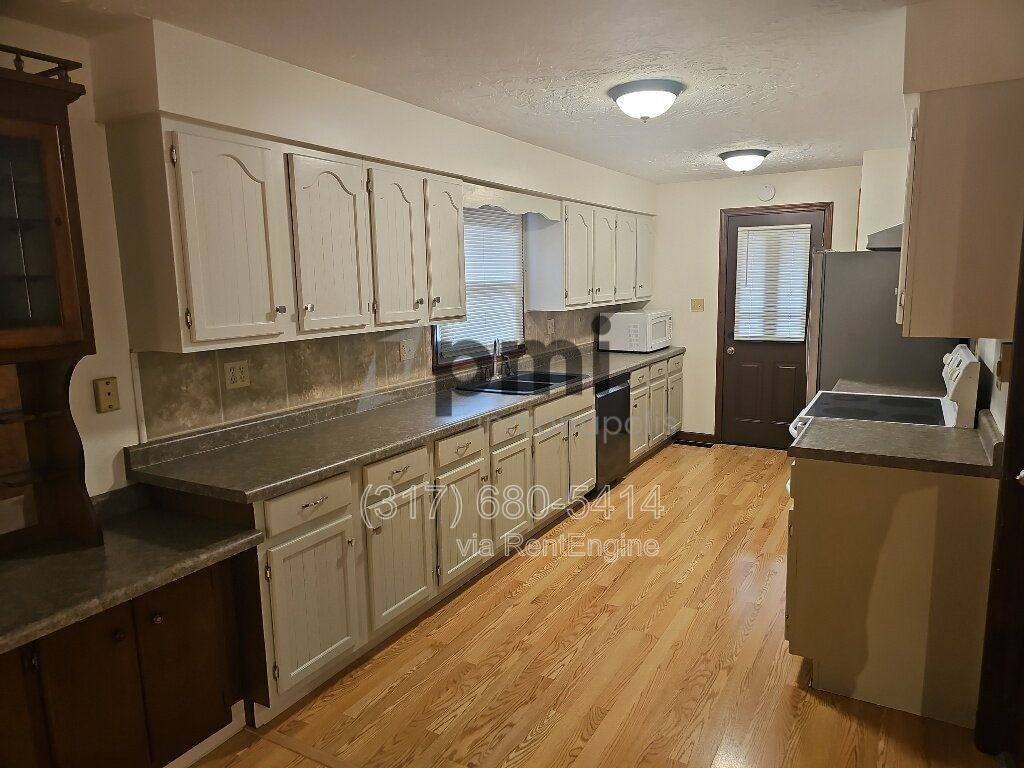 101 Ann Ave - Photo 3 of 10