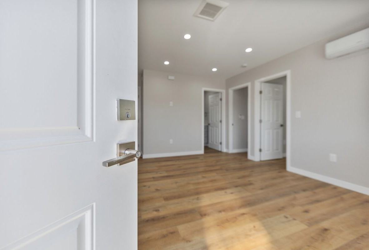 8646 Melva St ##A - Photo 3 of 21