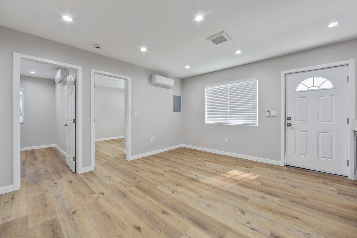 8646 Melva St ##A - Photo 4 of 21