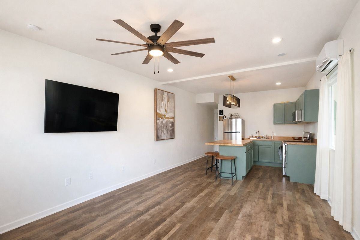 1818 Allen St - Photo 2 of 6