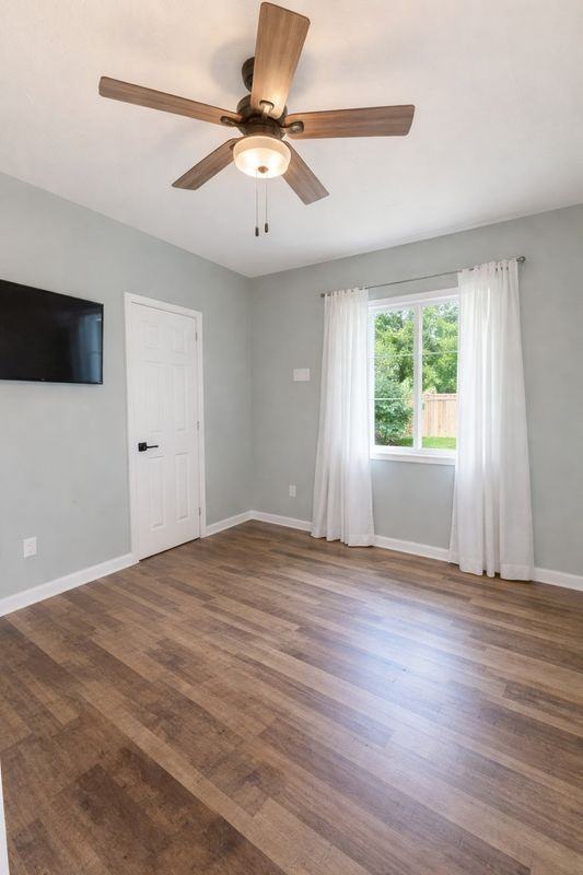 1818 Allen St - Photo 3 of 6