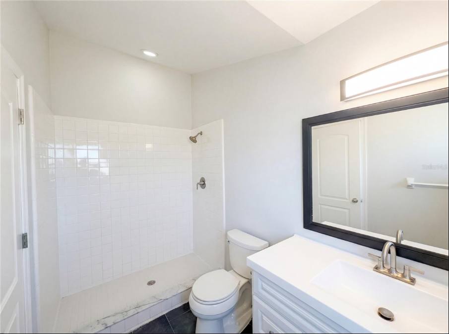 166 Greenwich St - Photo 3 of 18