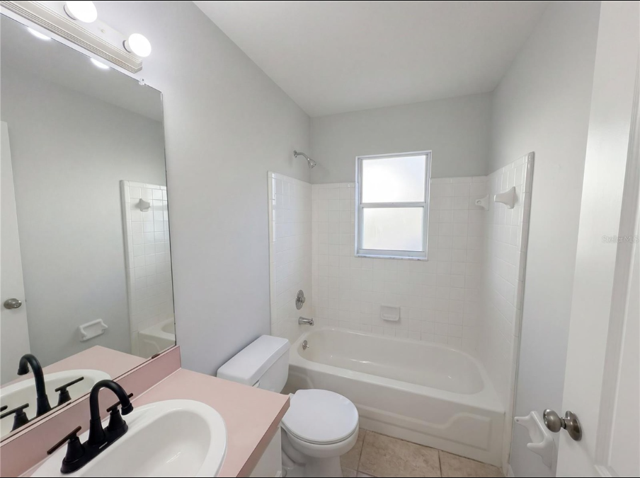 166 Greenwich St - Photo 6 of 18