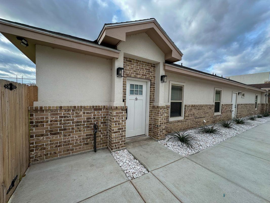 212 E Jessamine Ave ##2 B - Photo 2 of 26