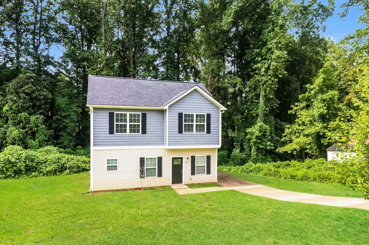 604 604 E Texas Ave - Photo 2 of 16