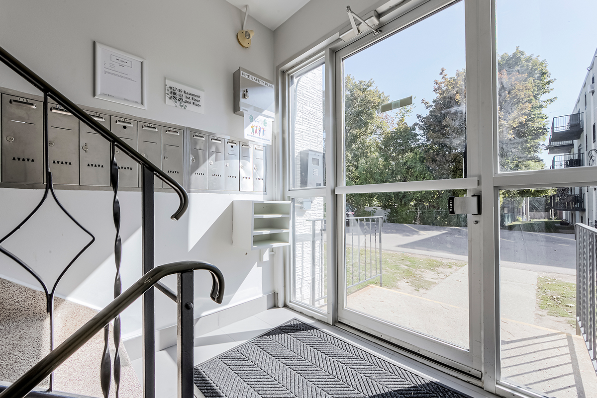 368 Luella Street - Photo 6 of 13