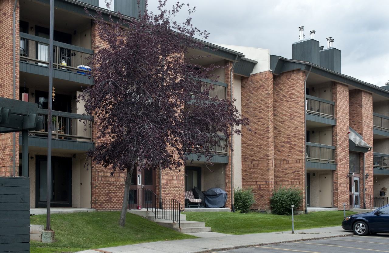 Meadowbrook Apartments - Photo 2 of 16