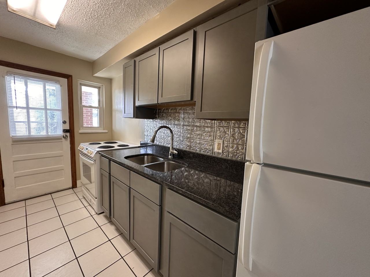 210 Marks Ave #4 - Photo 6 of 11