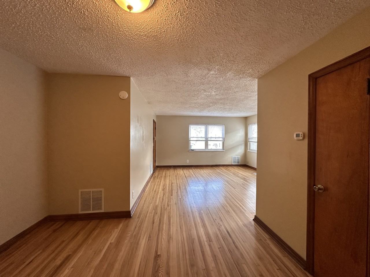 210 Marks Ave #4 - Photo 5 of 11