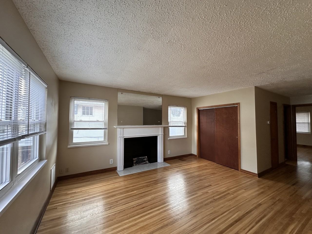 210 Marks Ave #4 - Photo 7 of 11