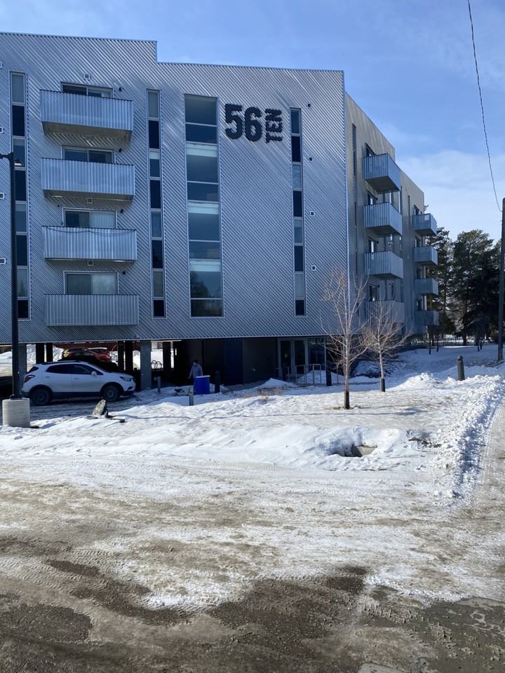 5610 Roblin Blvd - Photo 5 of 9