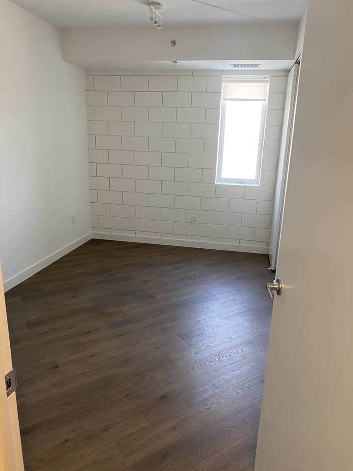 5610 Roblin Blvd - Photo 6 of 9