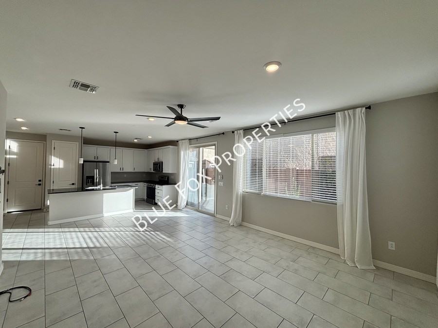 1048 E Descent St - Photo 5 of 23