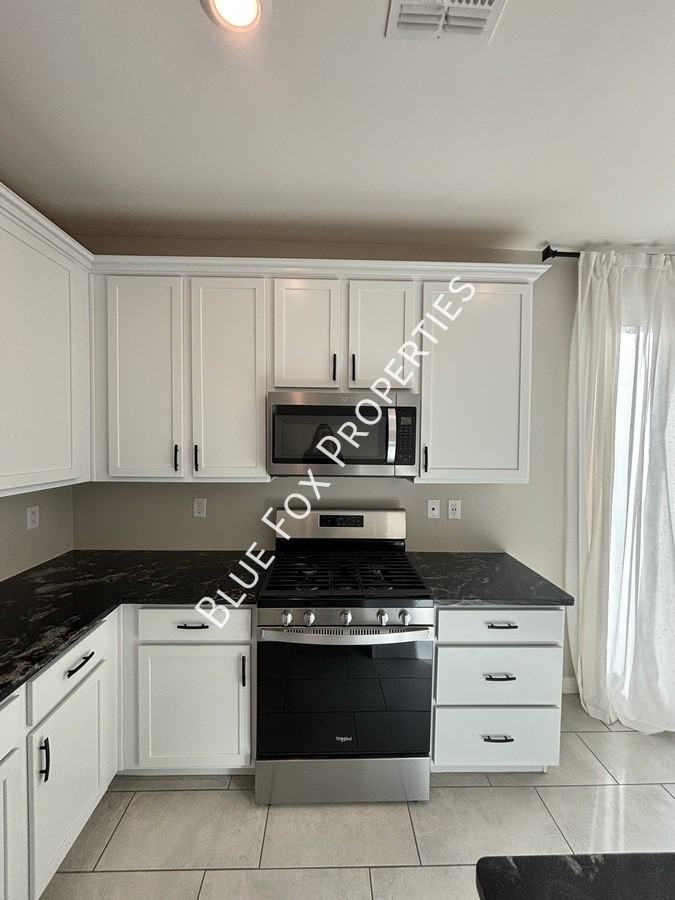 1048 E Descent St - Photo 7 of 23