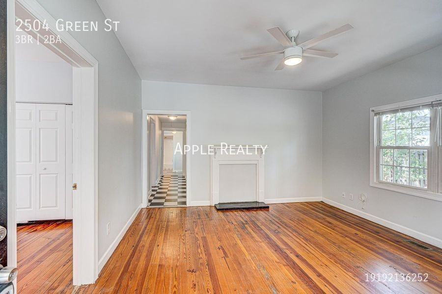 2504 Green St - Photo 4 of 23