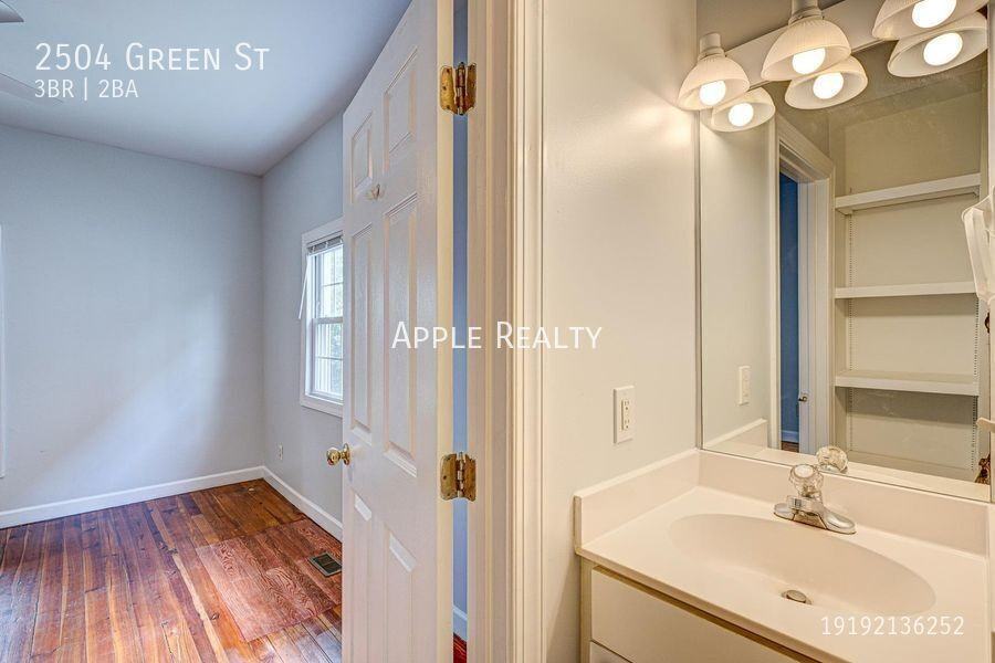 2504 Green St - Photo 7 of 23