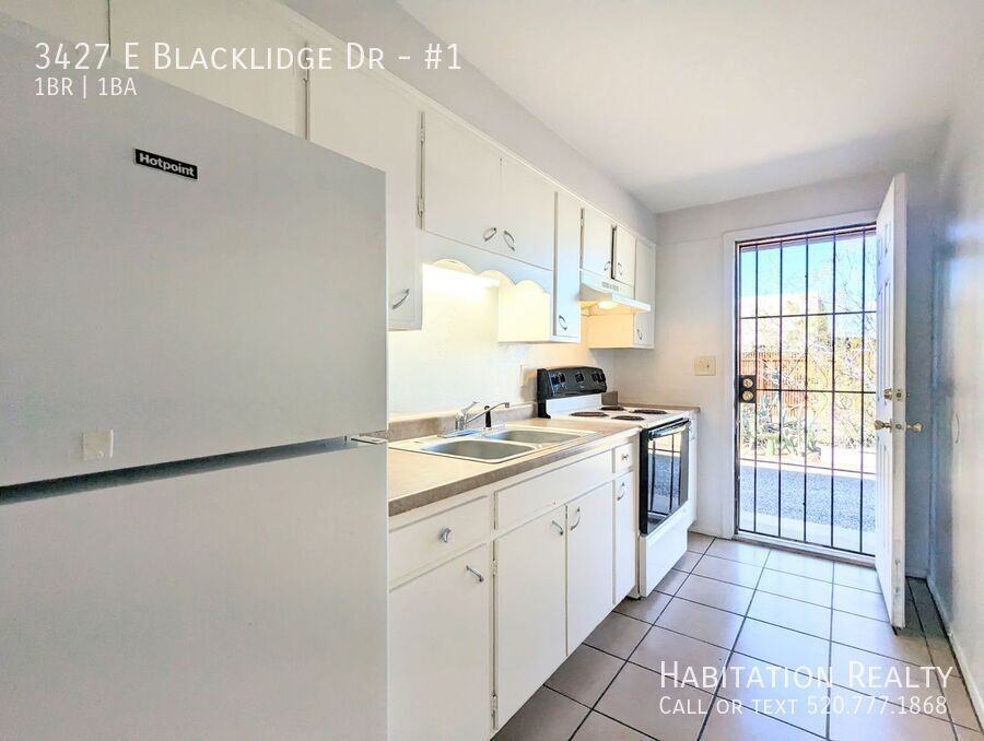 3427 E Blacklidge Dr #1 - Photo 3 of 14