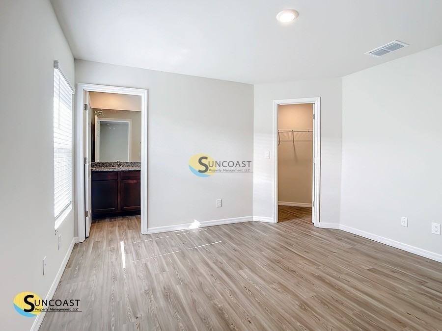15539 Buick Ave - Photo 2 of 16