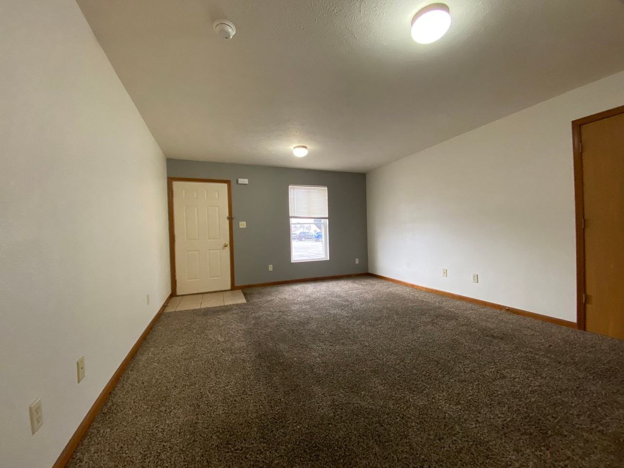 265 Woodridge Court - Photo 4 of 42