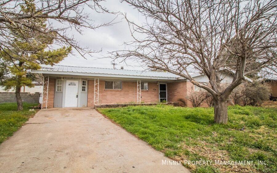 1906 N Pecos St - Photo 2 of 25