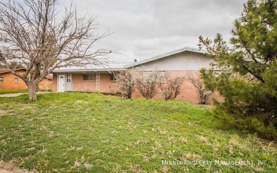 1906 N Pecos St - Photo 3 of 25