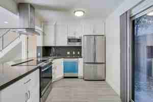 featured image of 1662 Hollenbeck Ave #06