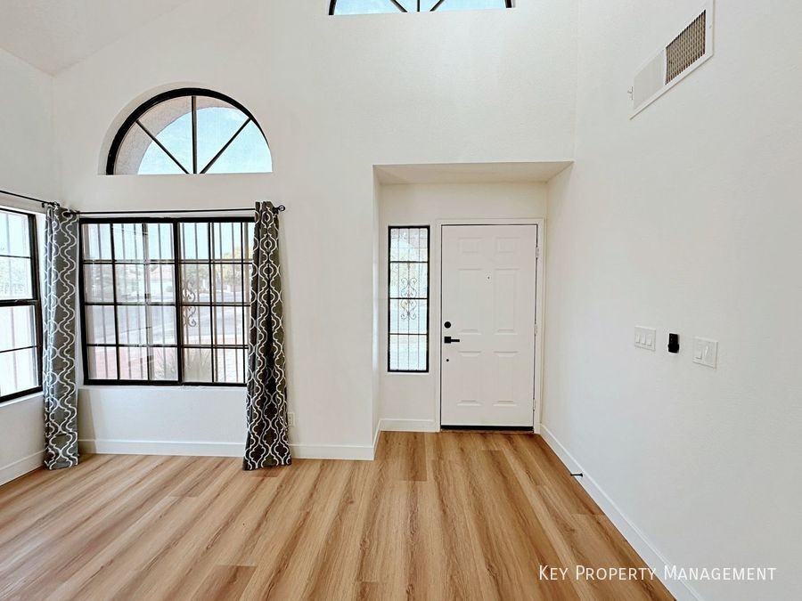 7040 Encore Way - Photo 3 of 46