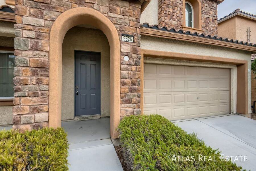 9826 Mandrake Falls St - Photo 3 of 40