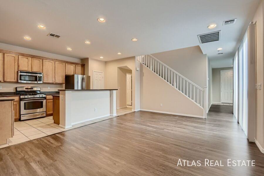 9826 Mandrake Falls St - Photo 6 of 40