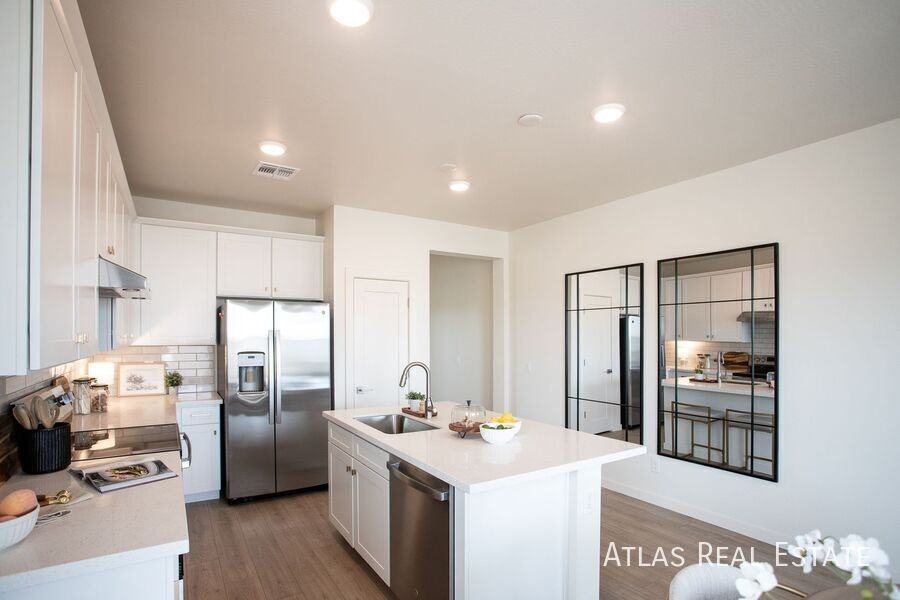 1112 W Villa Theresa Dr - Photo 3 of 21