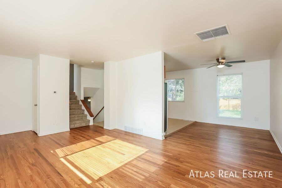 649 Evanston St - Photo 3 of 20